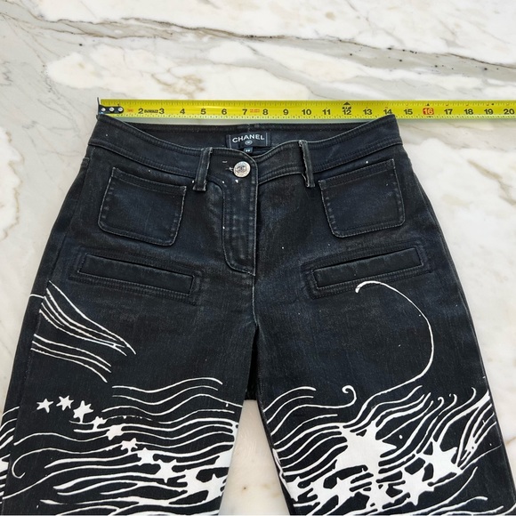 CHANEL 22C RUNWAY BLACK WHITE CC STAR PRINT JEANS SIZE FR 38 / US 6 - Picture 10 of 17